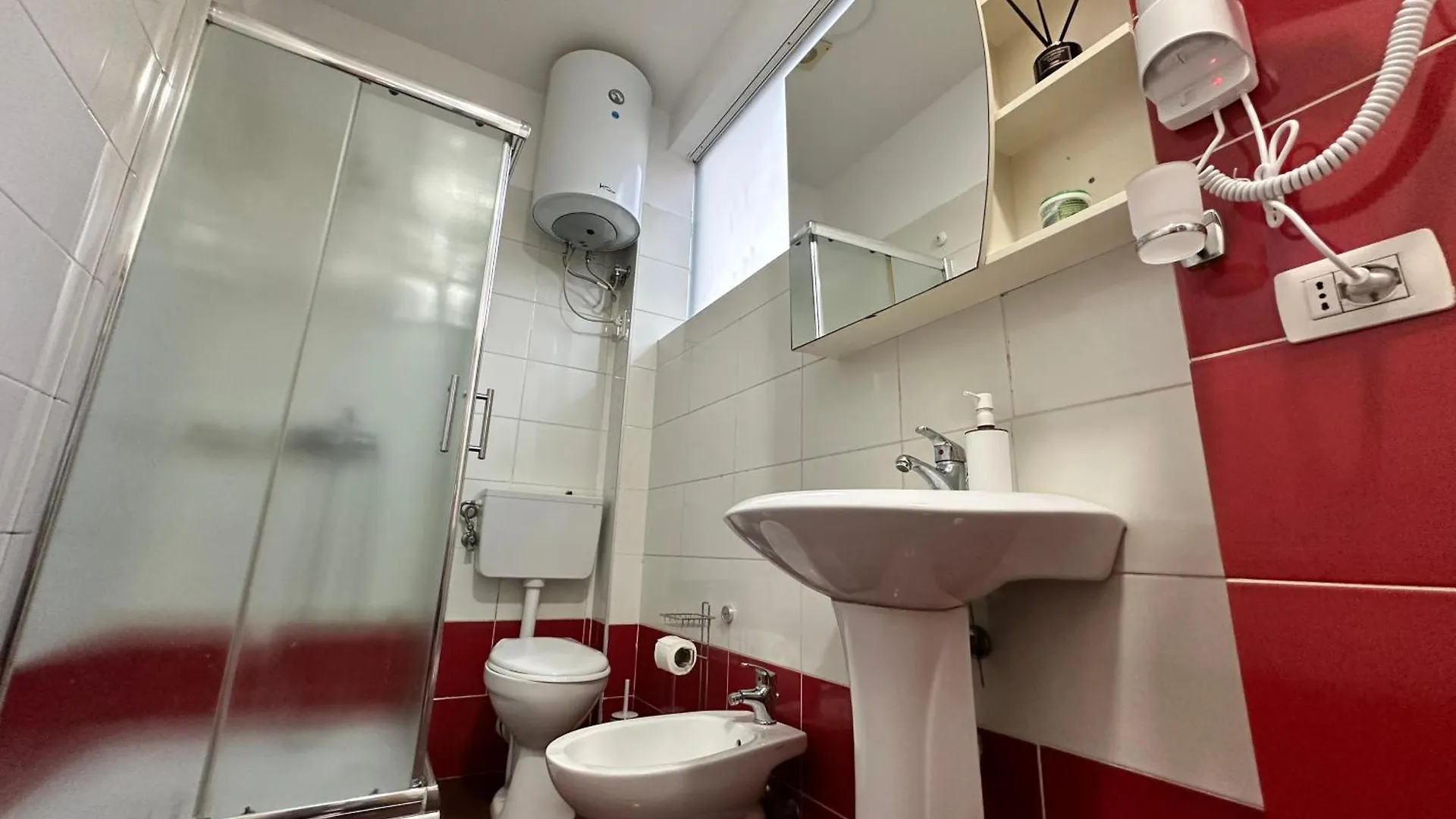 Duomo Apartment Shkoder 0*,